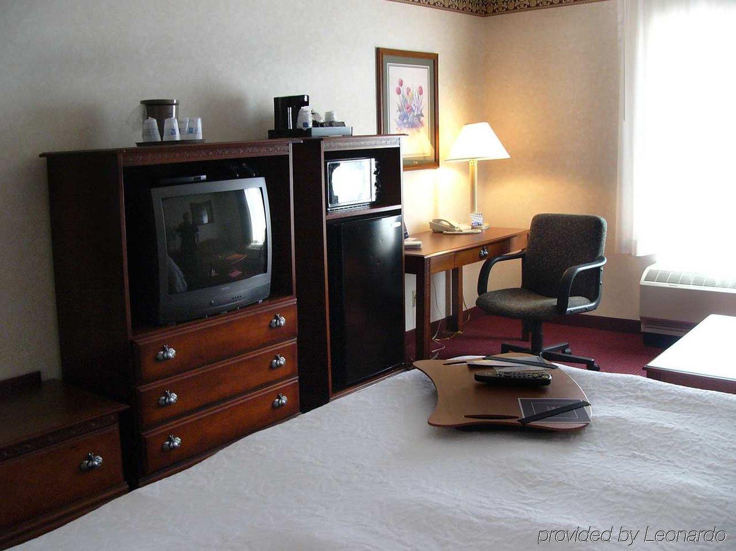 Hampton Inn & Suites Спрингфийлд Стая снимка