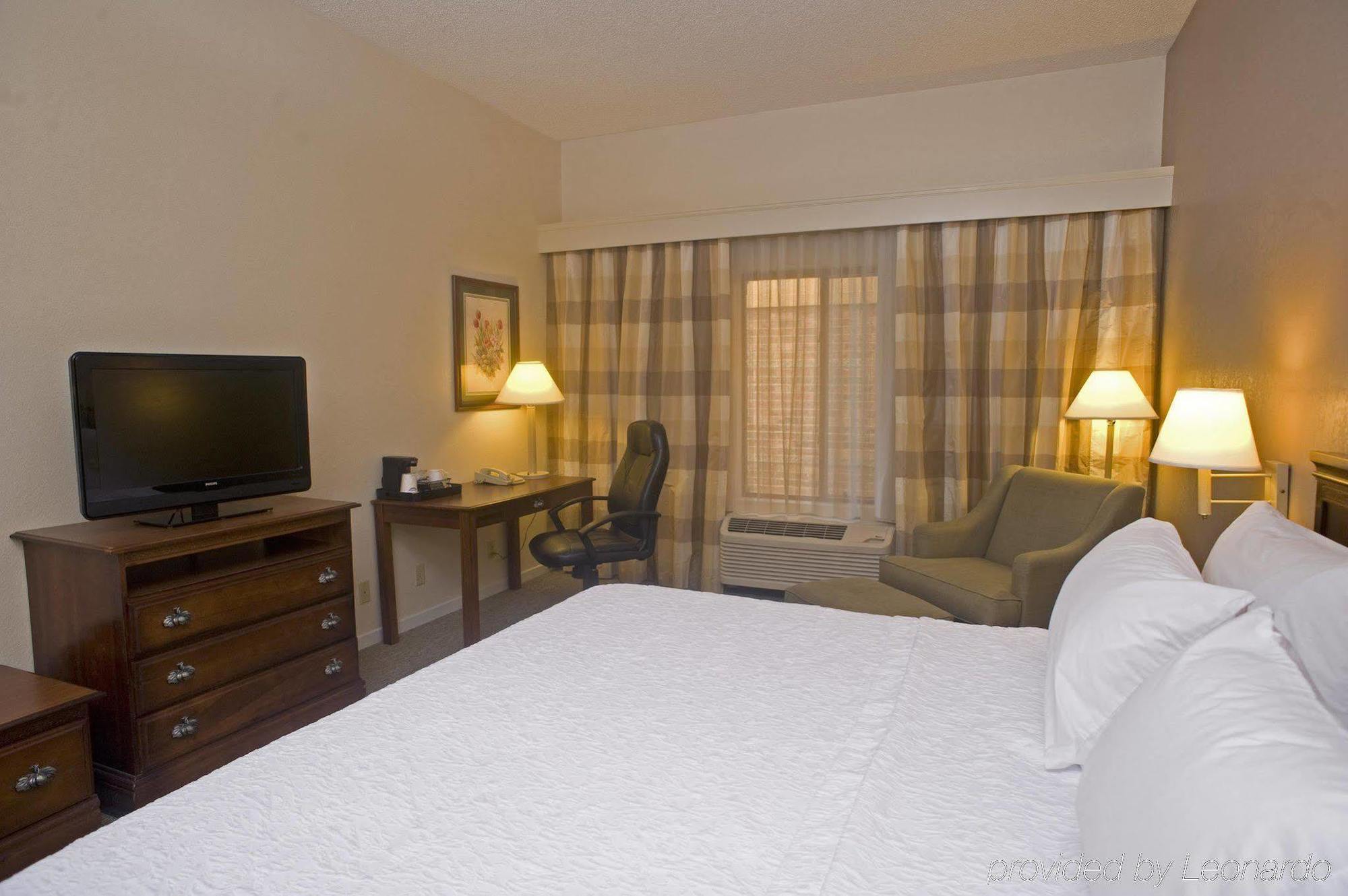 Hampton Inn & Suites Спрингфийлд Екстериор снимка