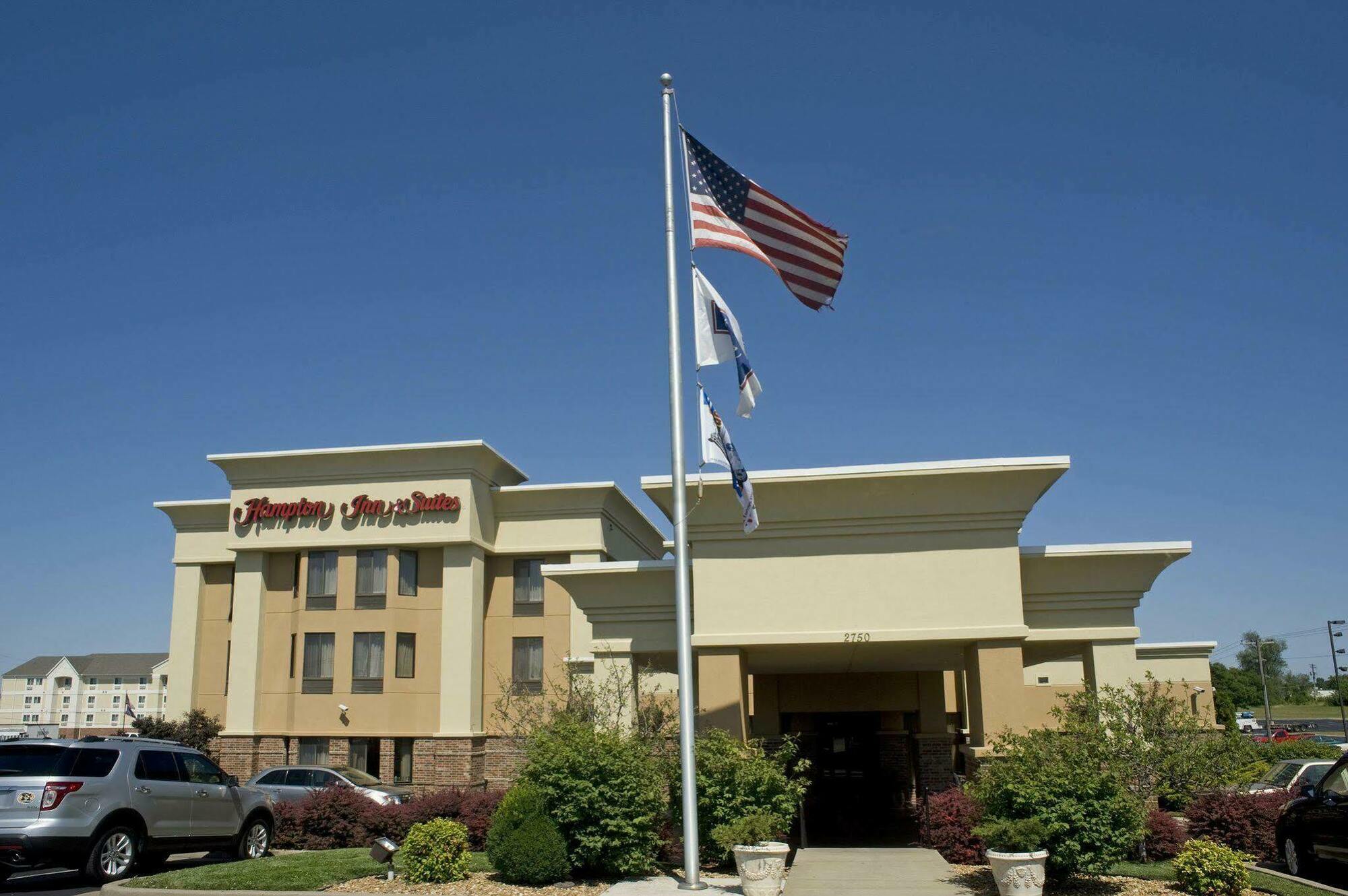 Hampton Inn & Suites Спрингфийлд Екстериор снимка